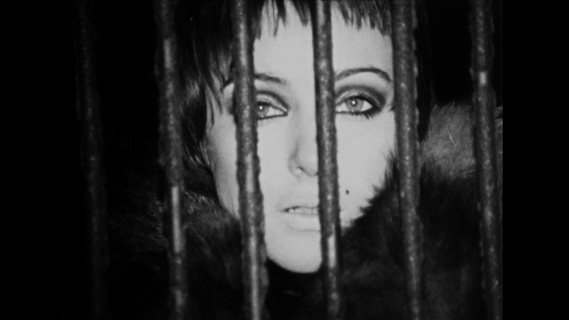 Still 1 from Lilford Hall 16mm Peter Whitehead Penny Slinger c 1969 WEB